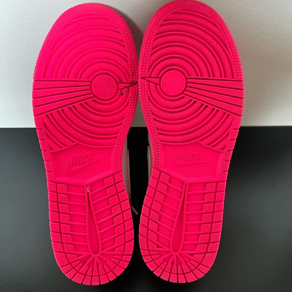 Jordan 1 Mid Hyper Pink - Picture 5 of 13